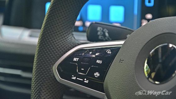 2022 Volkswagen Golf GTI Interior 003