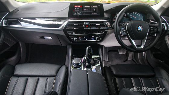 2019 BMW 5 Series 520i Luxury Interior 001