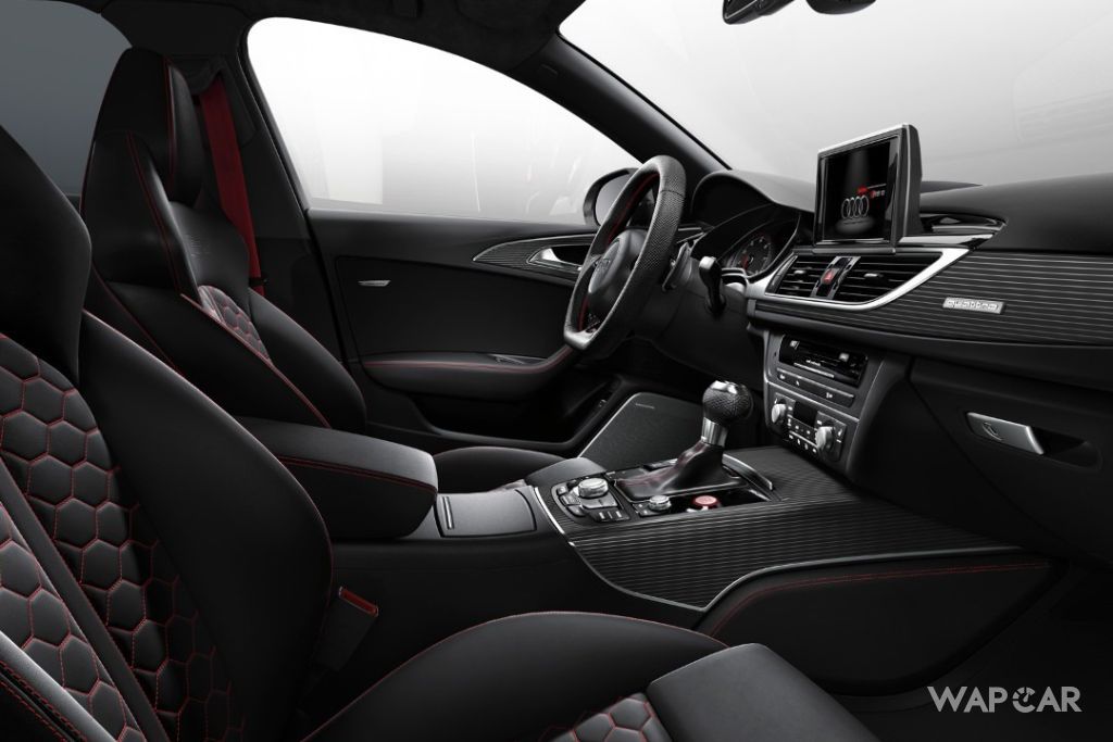 2020 Audi RS6 Avant Interior 004