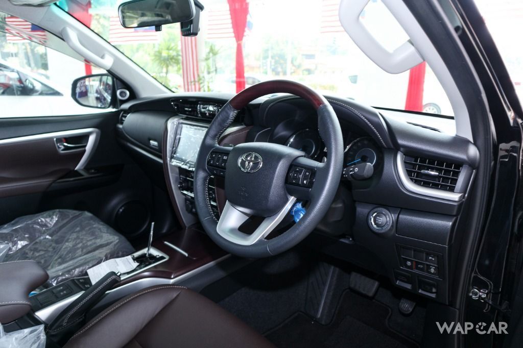 2018 Toyota Fortuner 2.7 SRZ AT 4x4 Interior 002