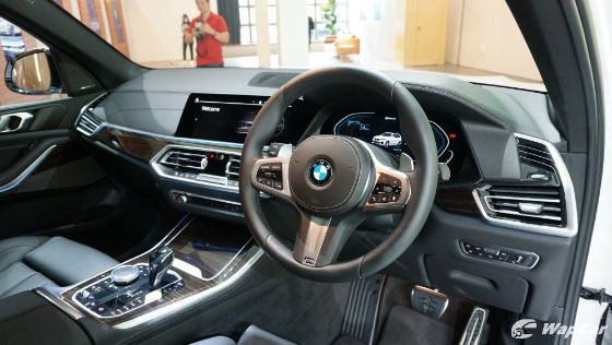 2020 BMW X5 xDrive45e M Sport Interior 002