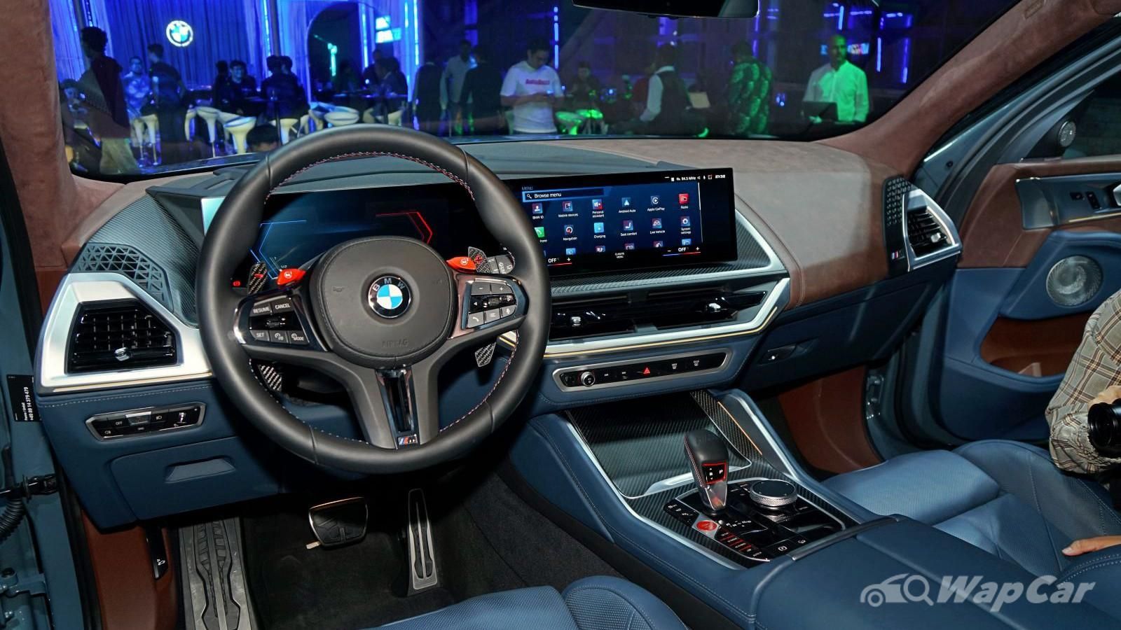 2023 BMW XM Public-2 Interior 003
