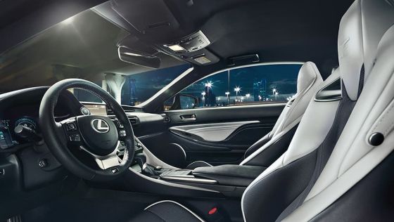 Lexus RC F (2020) Interior 007