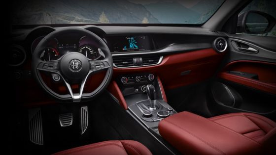Alfa Romeo Stelvio (2019) Interior 001