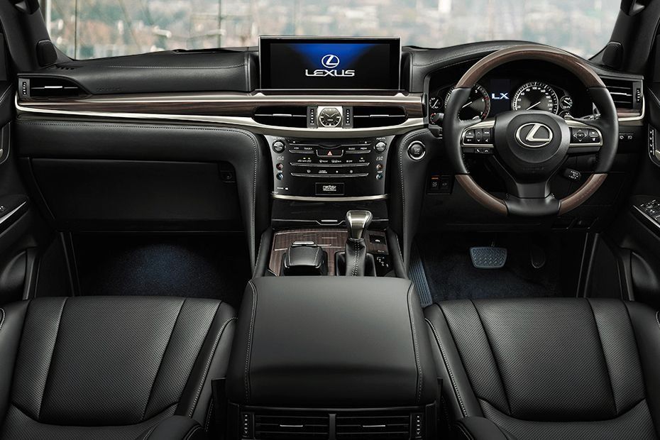 Lexus LX (2018) Interior 001