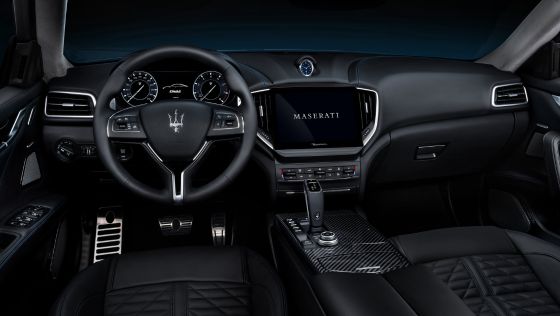 2022 Maserati Ghibli Interior 006