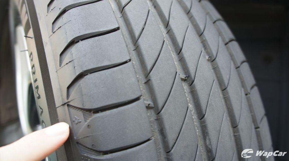 Bibendum icon on tyre points to tyre wear indicator