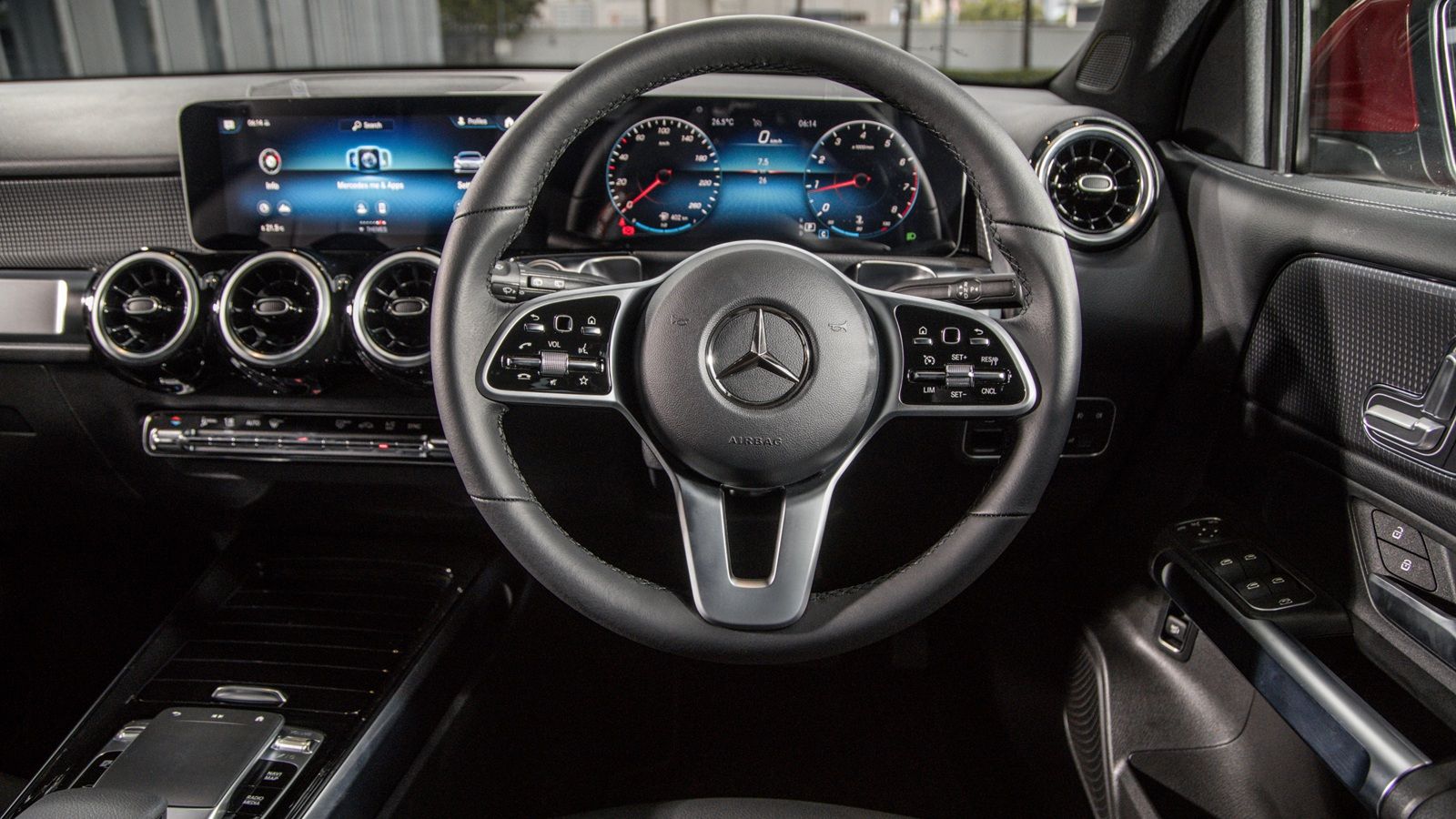 2020 Mercedes-Benz GLB 200 Progressive Line Interior 003