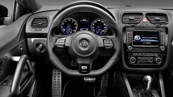 2021 Volkswagen Scirocco 2.0TSI Interior 003