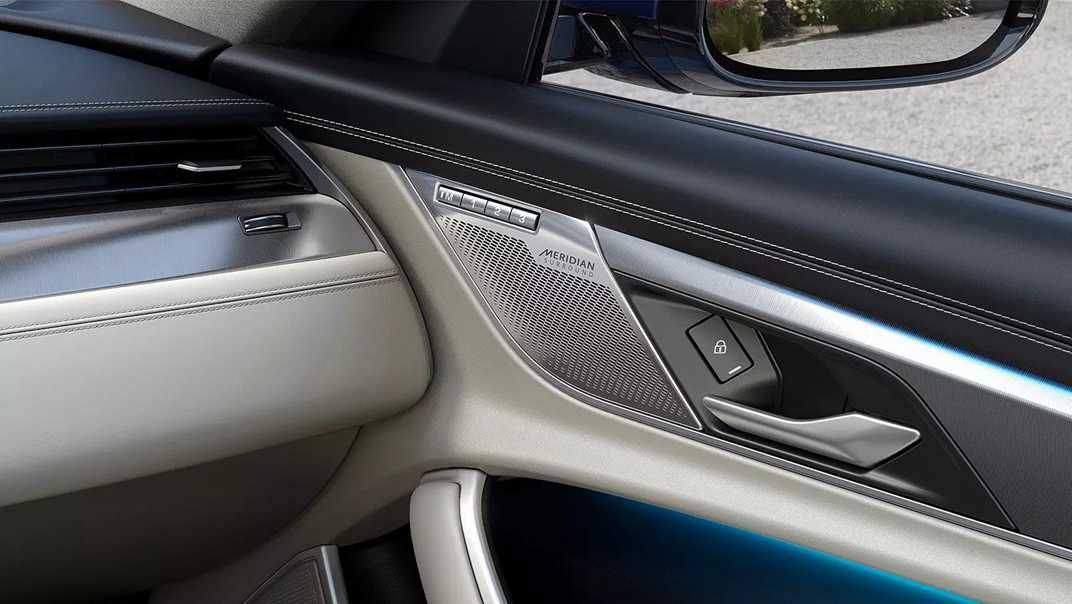 2022 Jaguar XF Interior 001