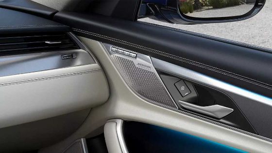 2022 Jaguar XF Interior 001