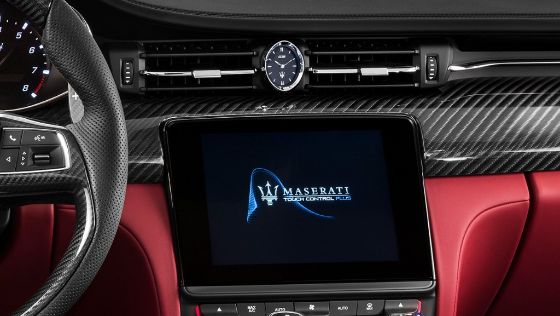 Maserati Quattroporte (2019) Interior 003