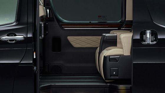 2020 Toyota Granace 2.8L G 8 Seater Interior 006