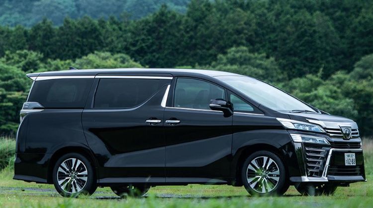 Scoop: 2022 Toyota Alphard rendered with missing Alphard logo and imposing grille