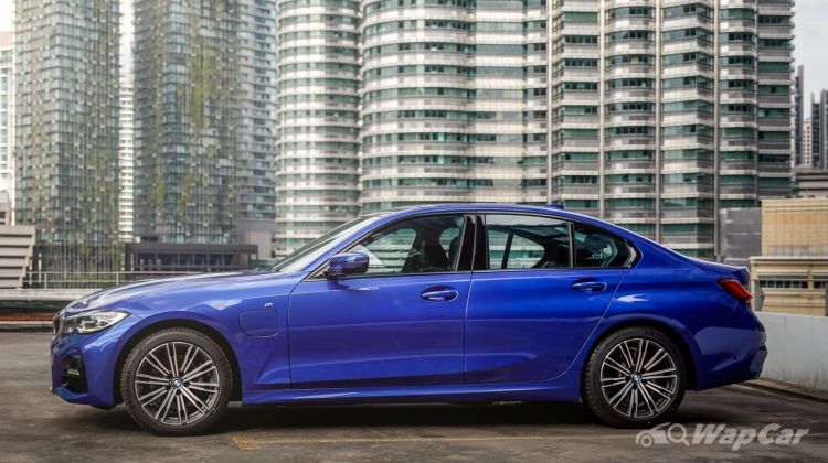2020 BMW 330e vs 2020 Volvo S60 T8 - Which is the better plug-in hybrid?