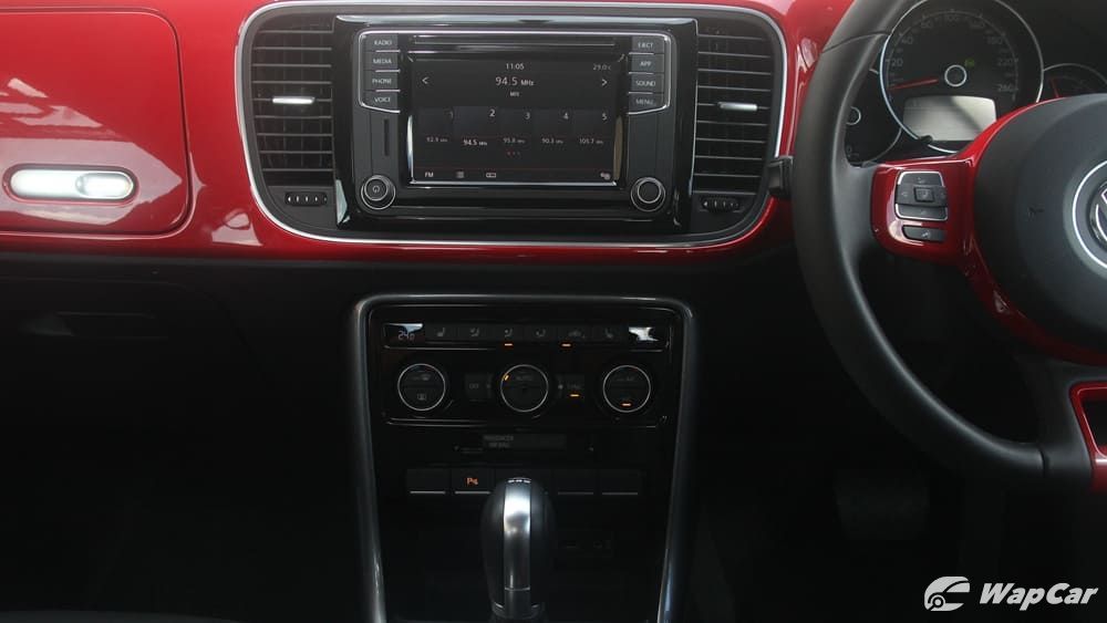 2018 Volkswagen Beetle 1.2 TSI Sport Interior 003