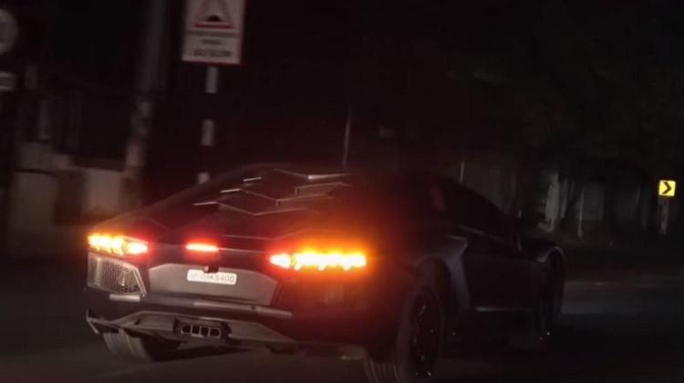 Honda Civic bertopengkan Lamborghini Aventador! Ini mod paling padu