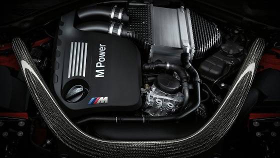 BMW M4 Coupe (2019) Interior 012