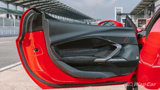 2022 Ferrari 296 GTS V6 Interior 015