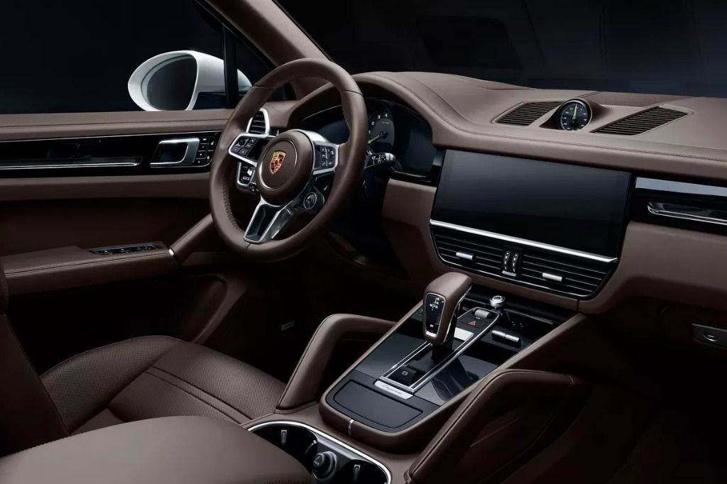 Porsche Cayenne (2019) Interior 001