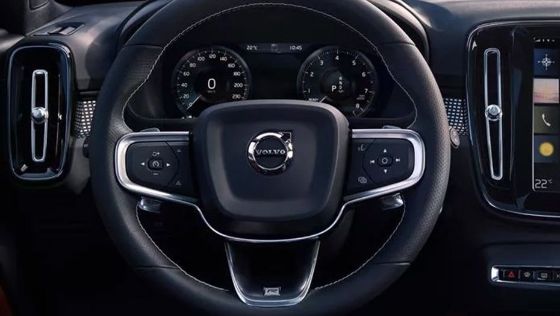 Volvo XC40 (2018) Interior 001