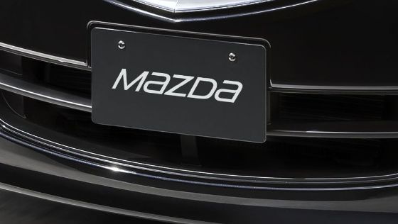 Mazda Biante (2017) Exterior 006