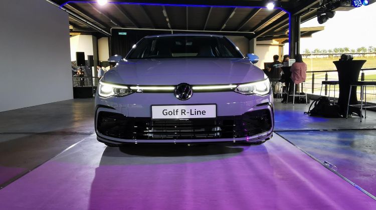 Would you drop RM 169,990 for the CKD Mk8 Volkswagen Golf R-Line?