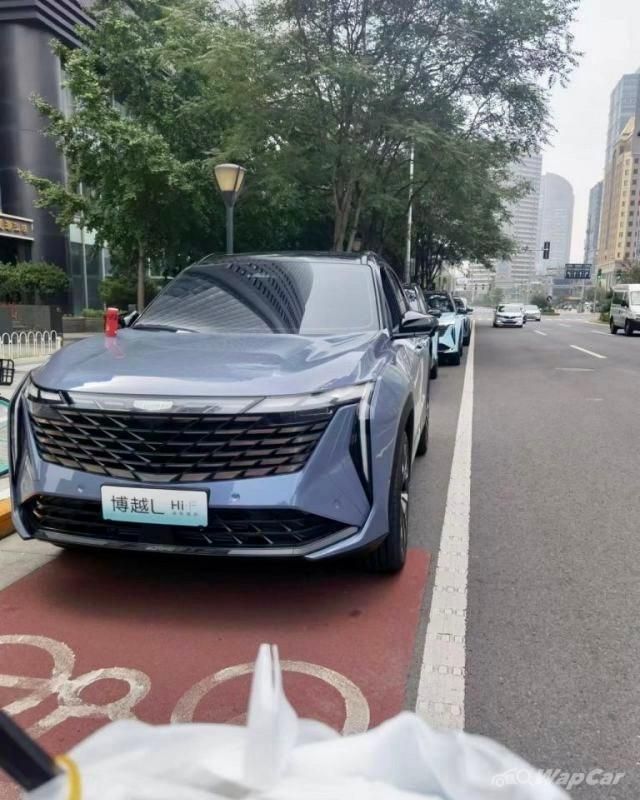 First look at the Geely FX11 in person, next-gen Proton X70 with 2.0T?