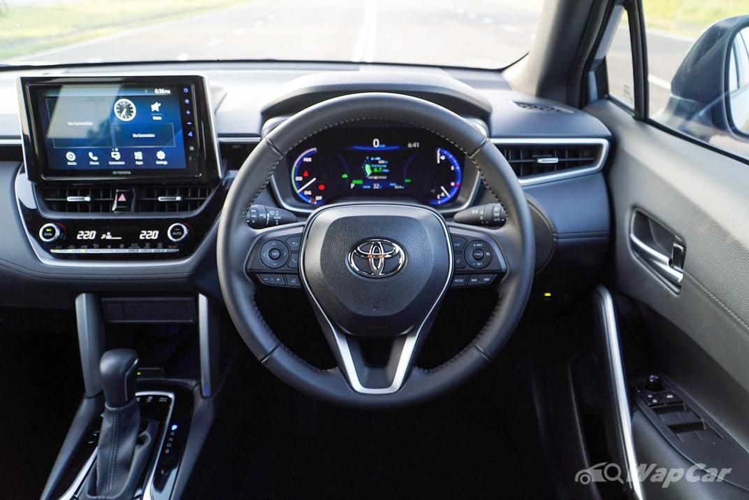 2022 Toyota Corolla Cross 1.8 Hybrid Interior 005