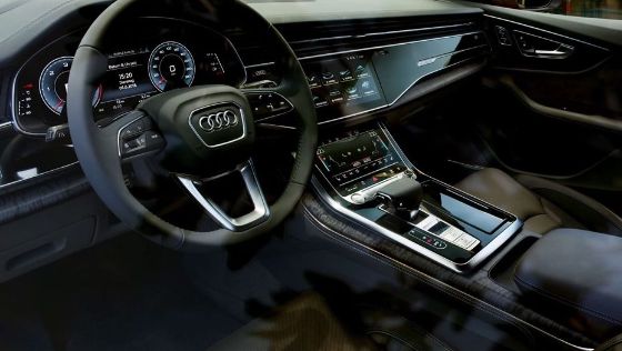 Audi Q8 (2019) Interior 001