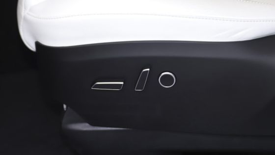 2022 Tesla Model X AWD Interior 019
