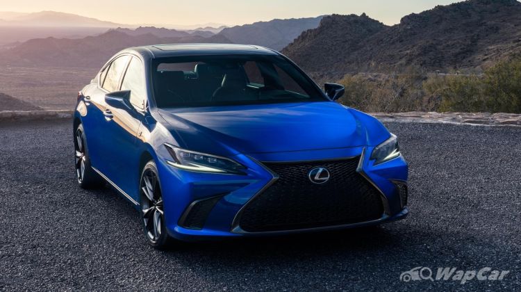 New 2022 Lexus ES facelift debuts - Reloads its ammo against 5 Series and E-Class