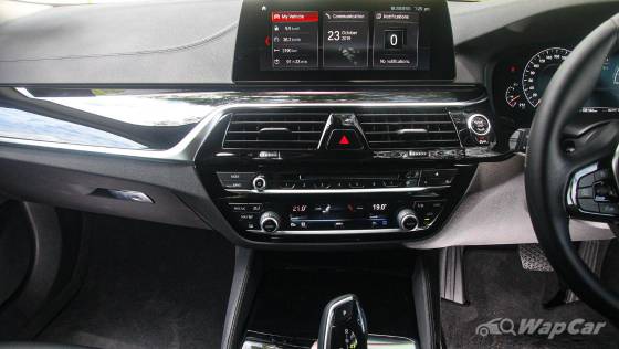 2019 BMW 5 Series 520i Luxury Interior 005