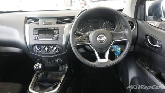2021 Nissan Navara 2.5L Single Cab Manual Interior 007