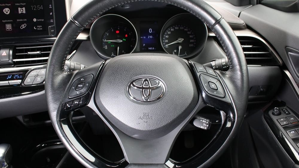 2019 Toyota C-HR 1.8 Interior 005