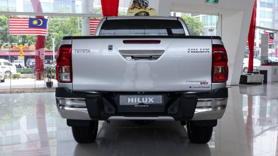 2018 Toyota Hilux Double Cab 2.4 L-Edition AT 4x4 Exterior 005