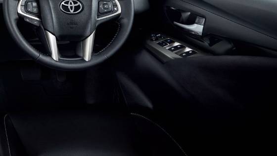 Toyota Innova (2018) Interior 004