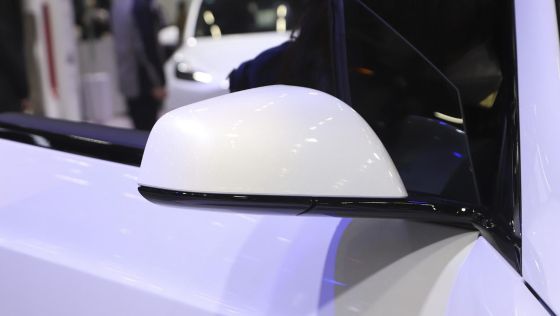 2022 Tesla Model X AWD Exterior 008