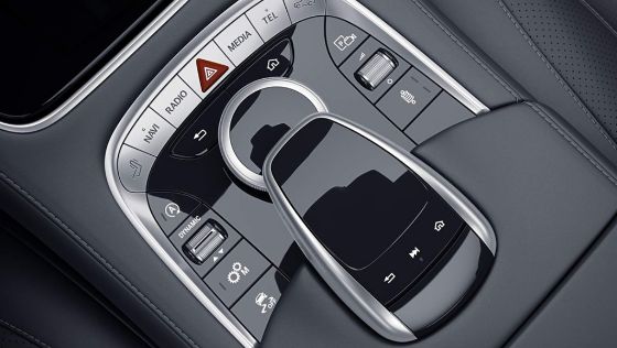 Mercedes-Benz S-Class Cabriolet (2018) Interior 007