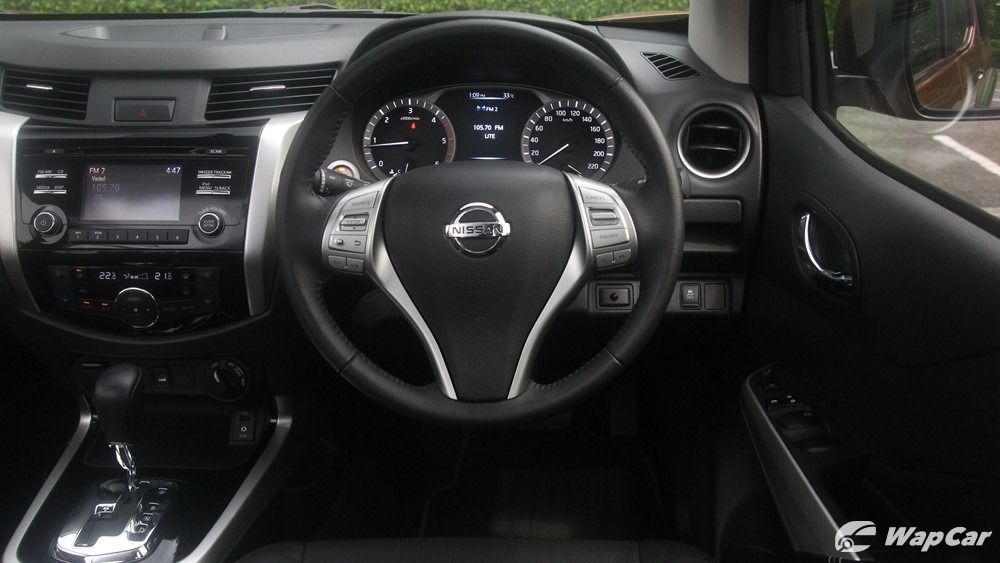 2018 Nissan Navara Double Cab 2.5L VL (A) Interior 005