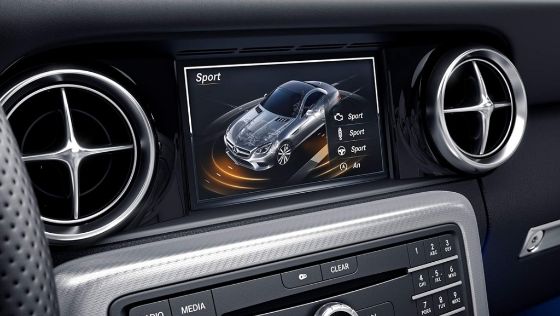Mercedes-Benz SLC (2018) Interior 004