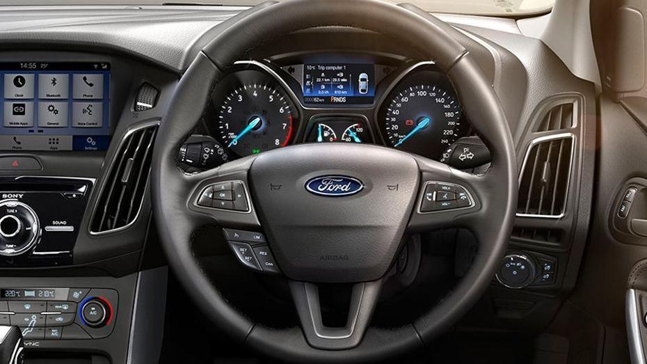 Ford Focus Sedan (2017) Interior 001