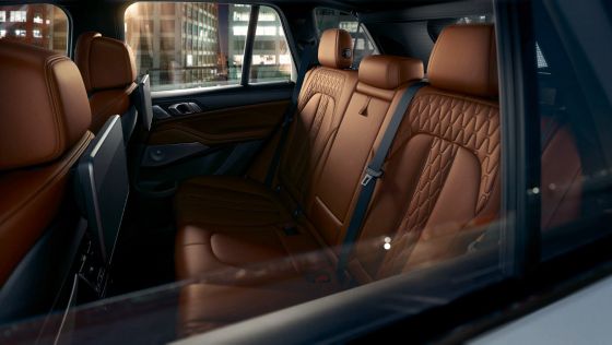 BMW X5 (2019) Interior 002
