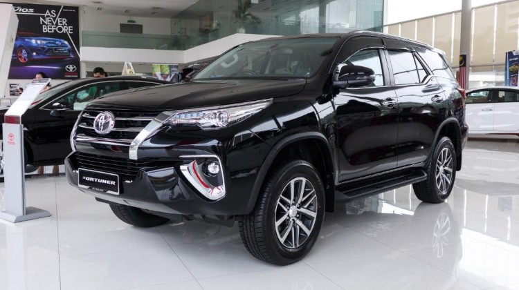 Spied: New 2020 Toyota Fortuner facelift caught in Thailand, to get Toyota RAV4 inspired design?