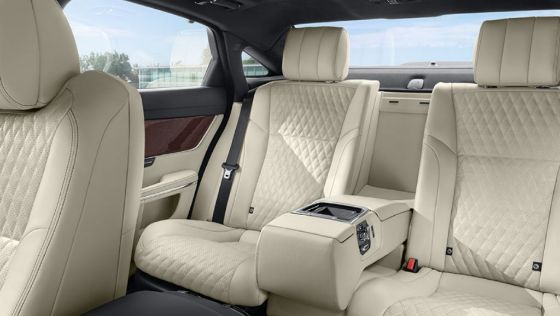 Jaguar XJ (2017) Interior 003