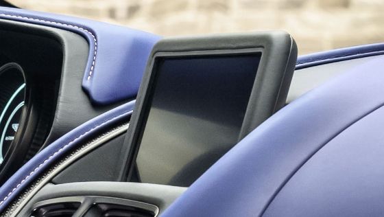 Aston Martin DB11 (2018) Interior 002