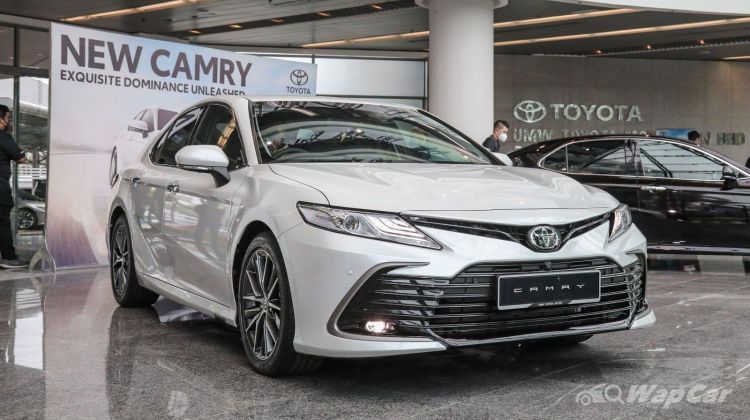 Make way for this black Toyota Camry, how much is PM Anwar's official car without tax?