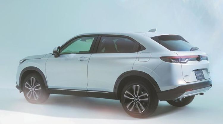 Second photo of mystery model shown - maybe it's not a new Honda BR-V, but WR-V?