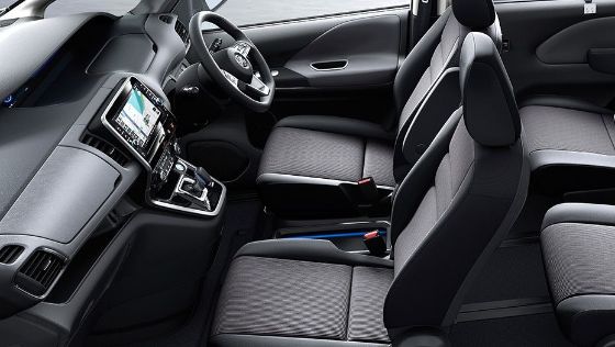 Nissan Serena S-Hybrid (2018) Interior 006
