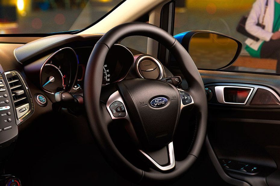 Ford Fiesta (2017) Interior 001